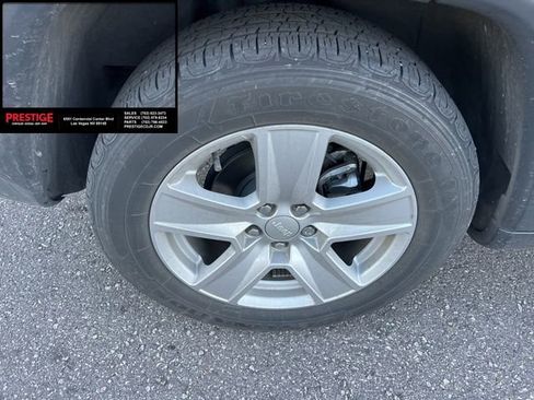 Used 2022 Jeep Compass Latitude image 12