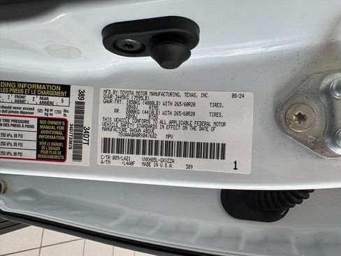 Used 2024 Toyota Sequoia Platinum AWD/4WD image 83