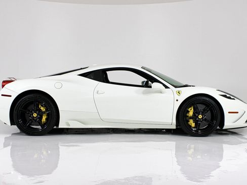 Used 2015 Ferrari 458 Speciale Coupe RWD image 10