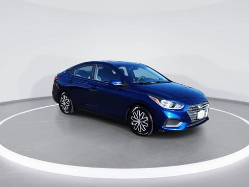 Used 2018 Hyundai Accent SE image 2