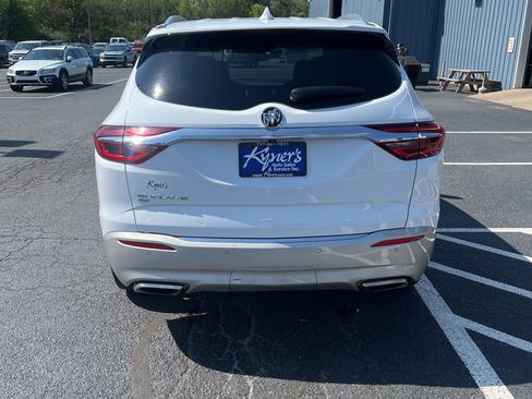 Used 2021 Buick Enclave Premium w/ Sun and Sites Package AWD/4WD image 5