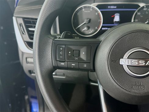 Used 2024 Nissan Rogue SV image 25