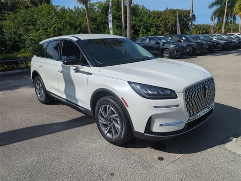 Used 2024 Lincoln Corsair FWD image 2