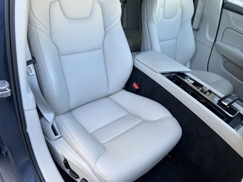 Used 2023 Volvo V60 B5 Cross Country Plus w/ Climate Package image 27