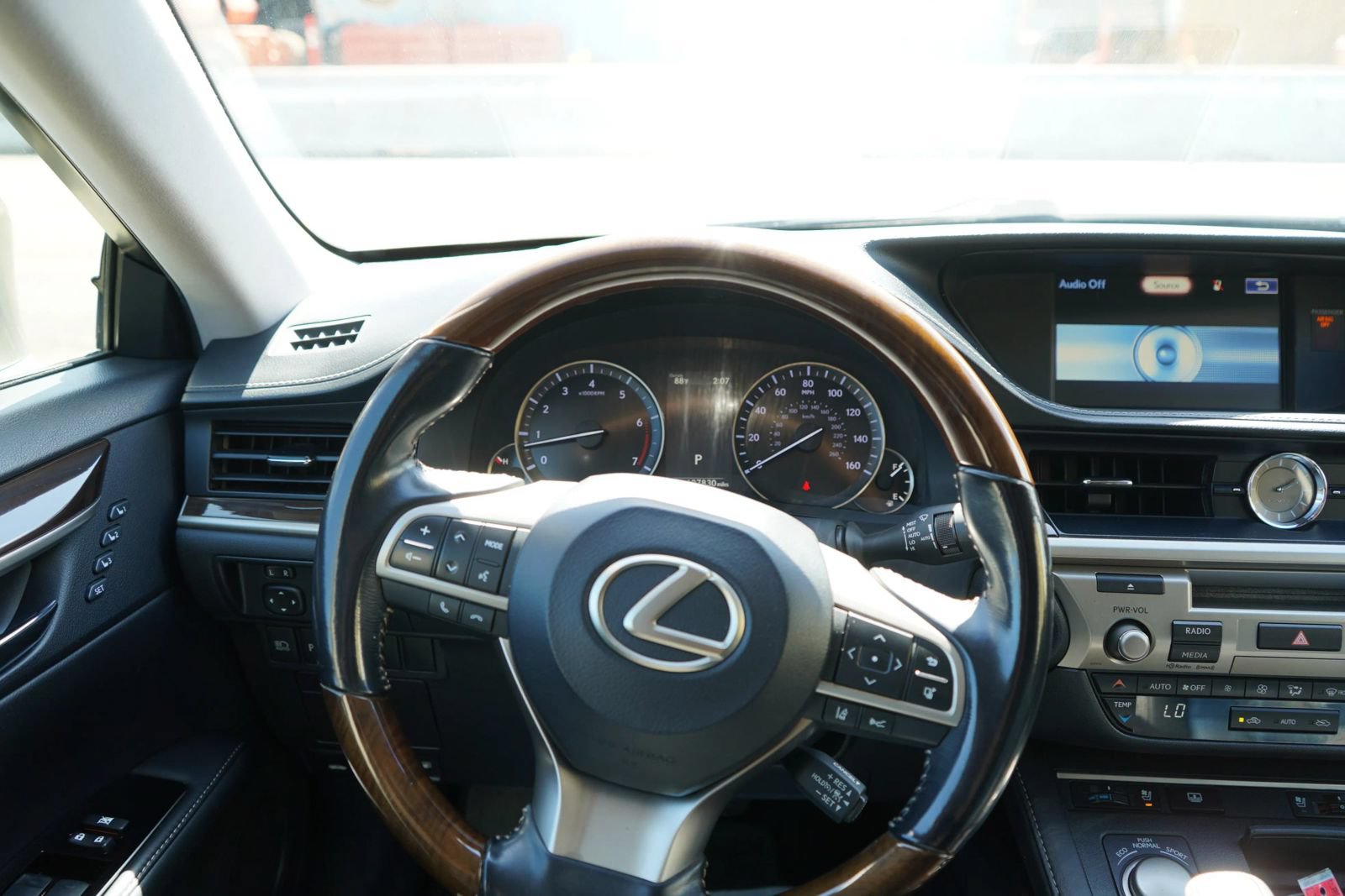 Used 2016 Lexus ES 350 FWD image 17