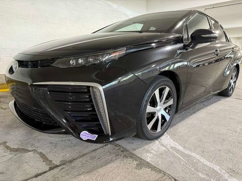 Used 2018 Toyota Mirai image 1