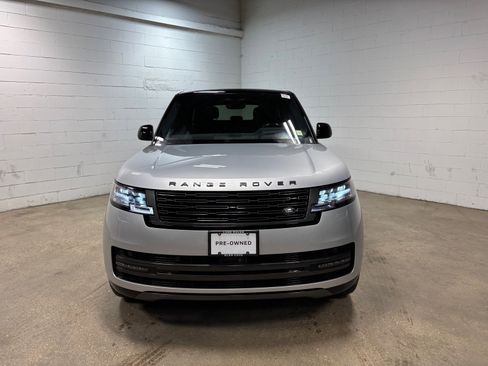 Used 2025 Land Rover Range Rover SE AWD/4WD image 3