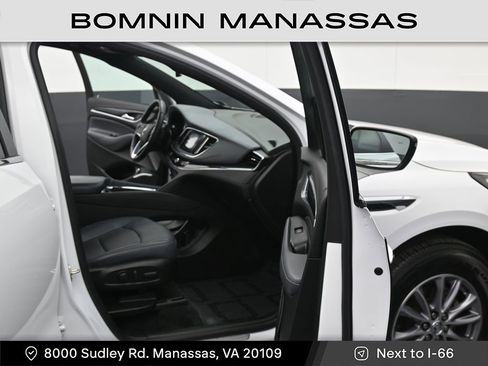 Used 2023 Buick Enclave Essence FWD image 9
