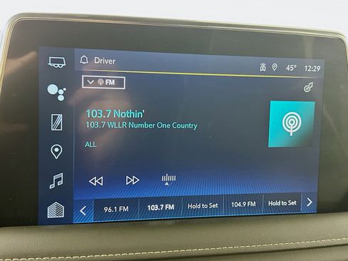 Used 2023 Chevrolet Suburban Premier image 15