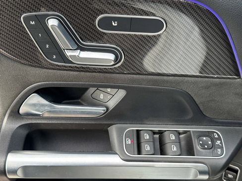 Used 2023 Mercedes-Benz GLB 250 GLB 250 image 22