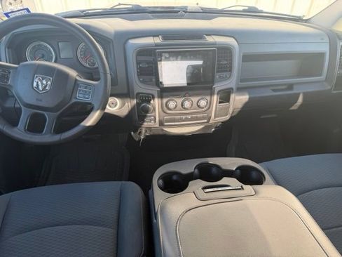Used 2017 RAM 1500 Express AWD/4WD image 2