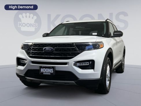 Used 2022 Ford Explorer XLT w/ Equipment Group 202A image 1