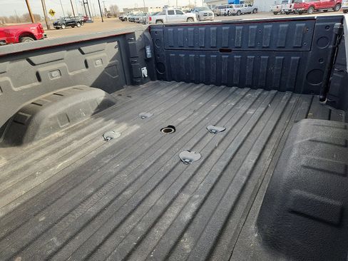 Used 2022 GMC Sierra 2500 AT4 w/ AT4 Preferred Package image 9