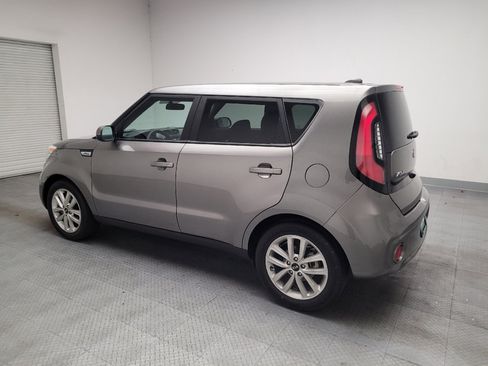 Used 2018 Kia Soul + FWD image 3