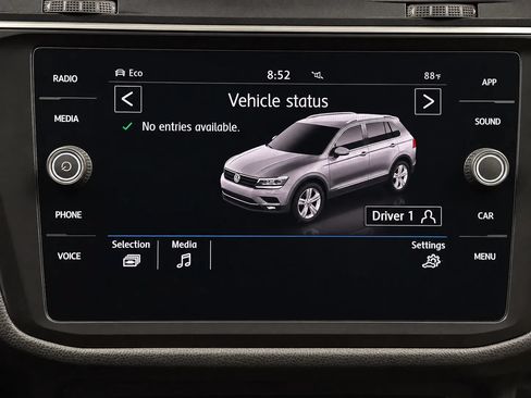 Used 2018 Volkswagen Tiguan SE w/ Panoramic Sunroof Package AWD/4WD image 42