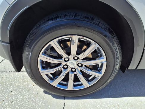 Used 2021 Cadillac XT4 Premium Luxury FWD image 7