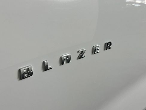 Used 2025 Chevrolet Blazer LT w/ Convenience Package FWD image 34