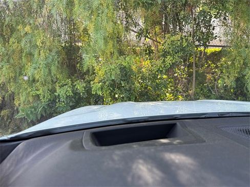 Used 2022 BMW X7 xDrive40i w/ M Sport Package image 25