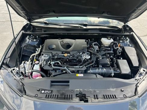 Used 2025 Toyota Camry SE FWD image 13