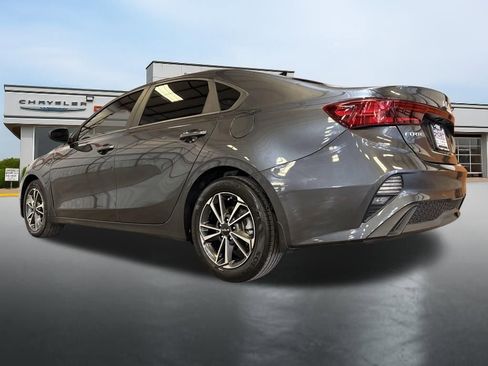 Used 2022 Kia Forte LXS image 11