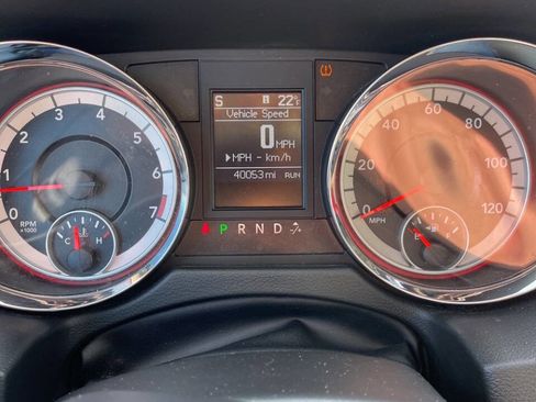 Used 2014 Dodge Grand Caravan SXT w/ UConnect Hands-Free Group image 12