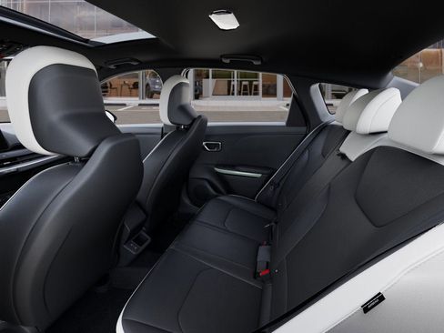 New 2026 Kia K4 GT-Line image 18