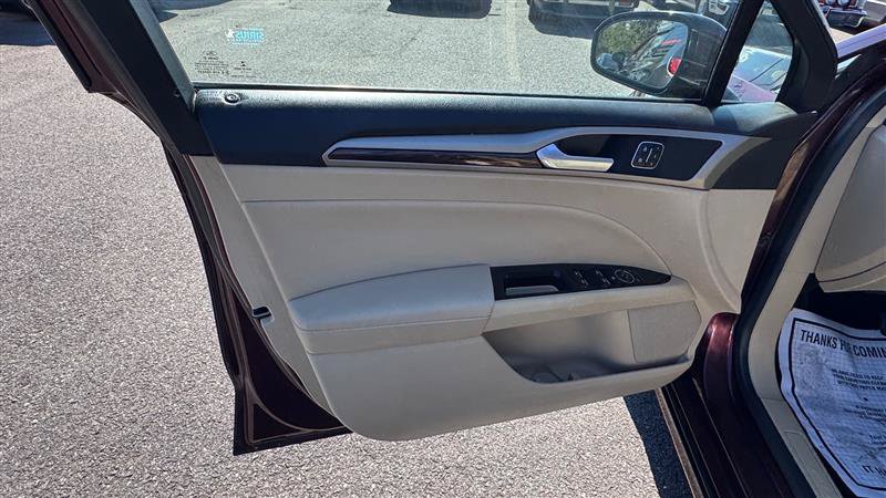 Used 2013 Ford Fusion Energi SE w/ Driver Assist Pkg FWD image 33
