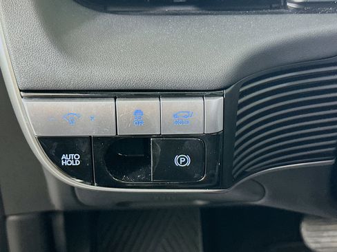 Used 2024 Hyundai Ioniq 5 Limited image 17