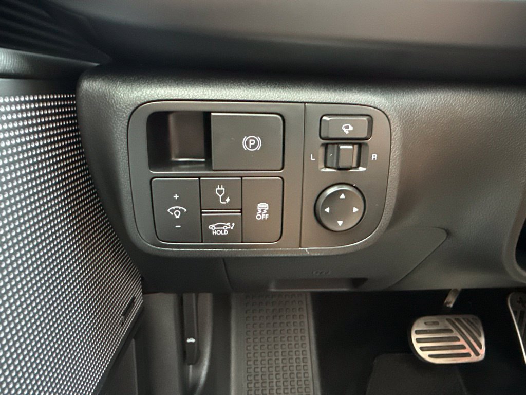 Used 2024 Hyundai Ioniq 6 Limited AWD/4WD image 20