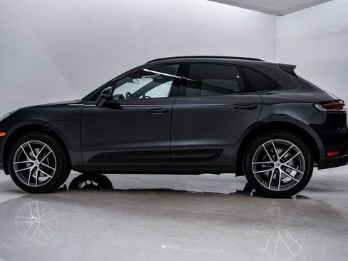 Certified 2025 Porsche Macan AWD/4WD image 2