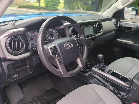 Used 2016 Toyota Tacoma SR5 w/ SR5 Appearance Package (SN) AWD/4WD image 12