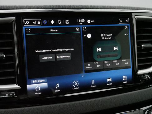 Used 2024 Chrysler Pacifica Touring-L image 22