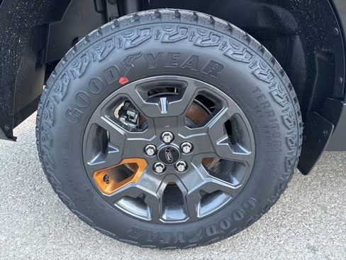 New 2025 Ford Maverick Tremor image 18