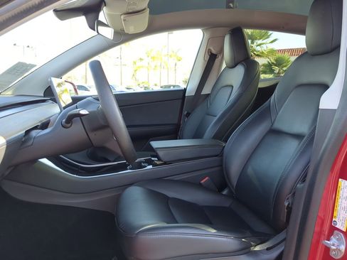 Used 2021 Tesla Model Y Long Range image 12