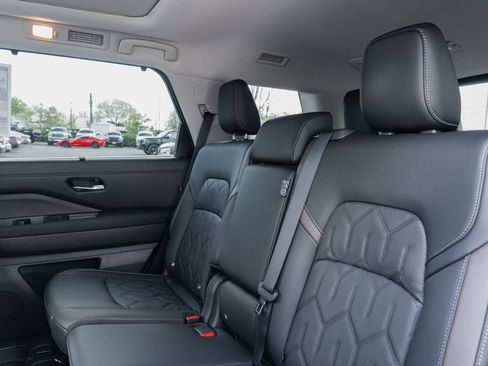 New 2026 Nissan Pathfinder Platinum w/ Accent Package AWD/4WD image 25