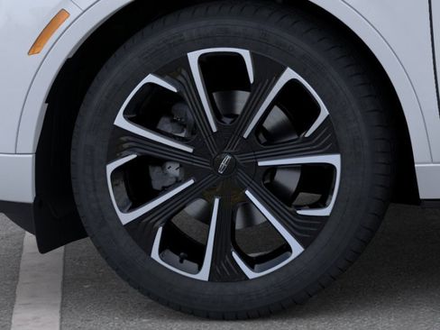 New 2026 Lincoln Nautilus Reserve AWD/4WD image 19