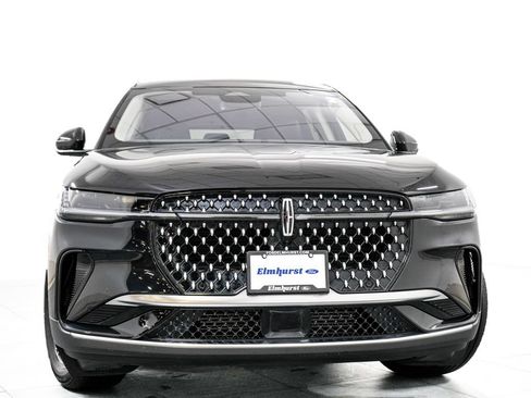 Used 2025 Lincoln Nautilus Premier AWD/4WD image 3