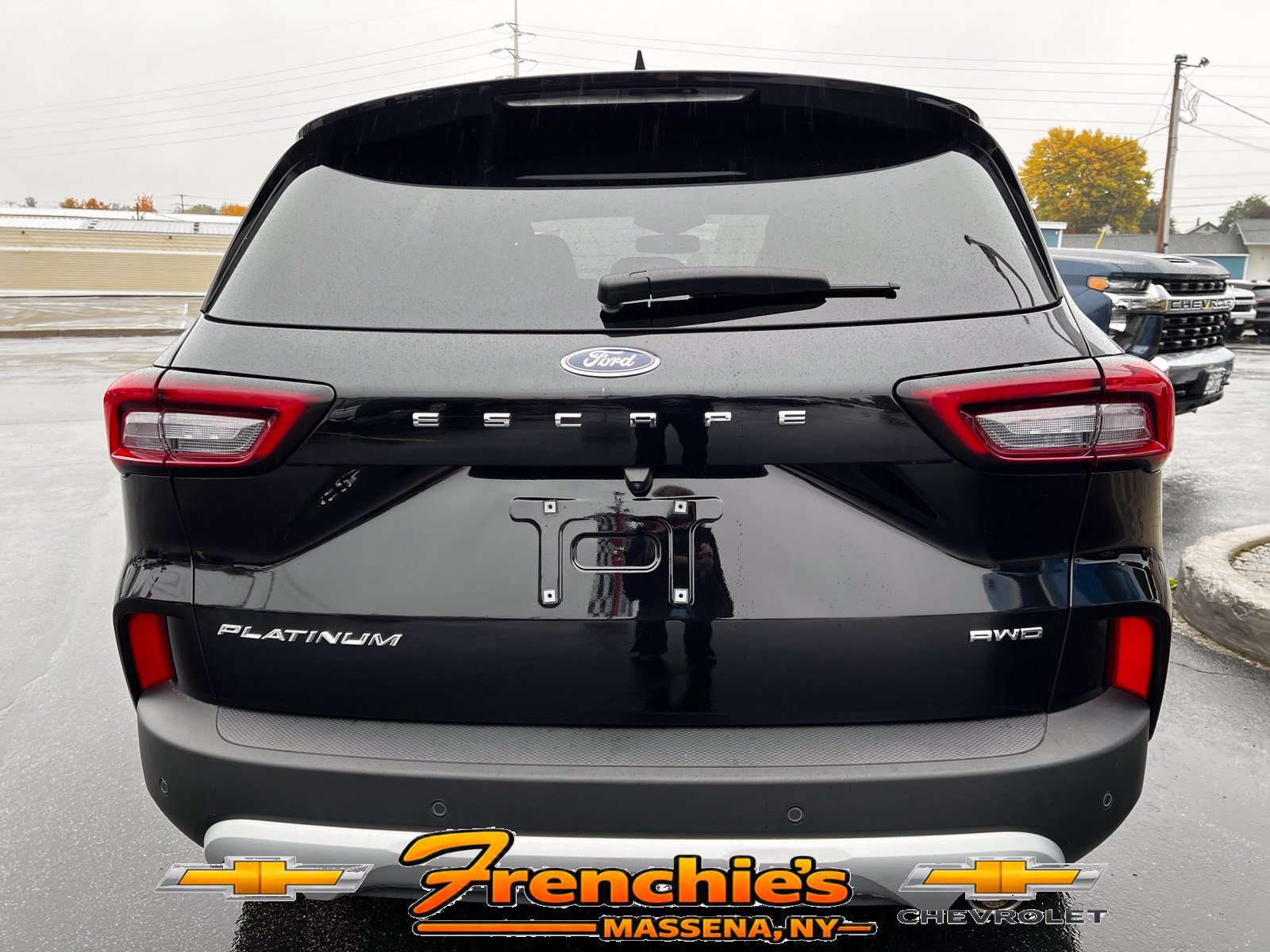Used 2025 Ford Escape Platinum AWD/4WD image 4