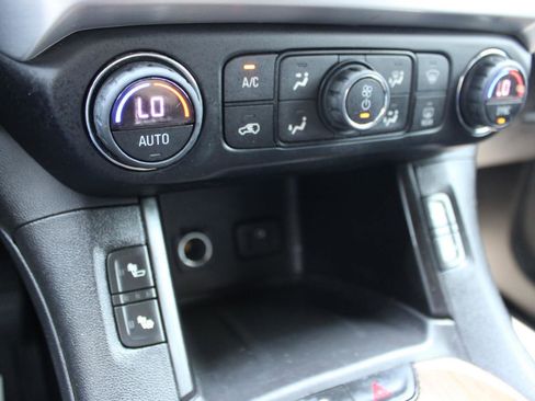 Used 2018 GMC Acadia SLE image 32