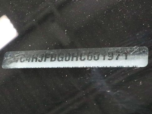 Used 2017 Jeep Grand Cherokee Limited w/ Trailer Tow Group IV image 34