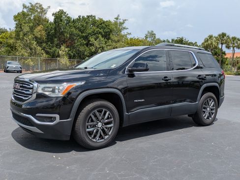 Used 2019 GMC Acadia SLT FWD image 2