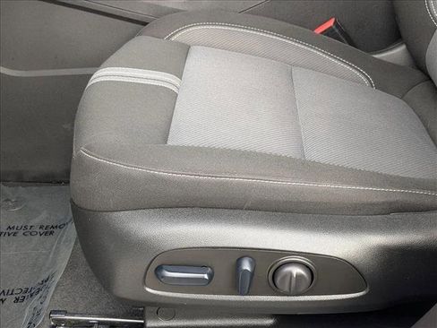 Used 2025 Chevrolet Blazer LT image 13