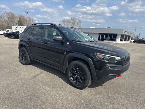 Used 2020 Jeep Cherokee Trailhawk w/ Cold Weather Group AWD/4WD image 5