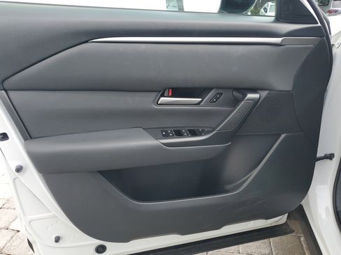 Used 2025 MAZDA CX-50 AWD 2.5 S w/ Preferred Package image 8