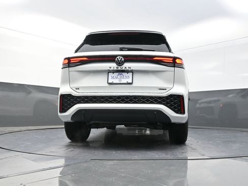 New 2026 Volkswagen Tiguan SE R-Line image 26