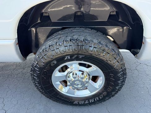 Used 2006 Dodge Ram 2500 Truck SLT AWD/4WD image 12