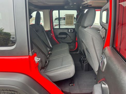 Used 2025 Jeep Wrangler Sport S image 25