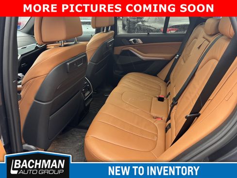Used 2021 BMW X5 xDrive40i w/ M Sport Package image 4