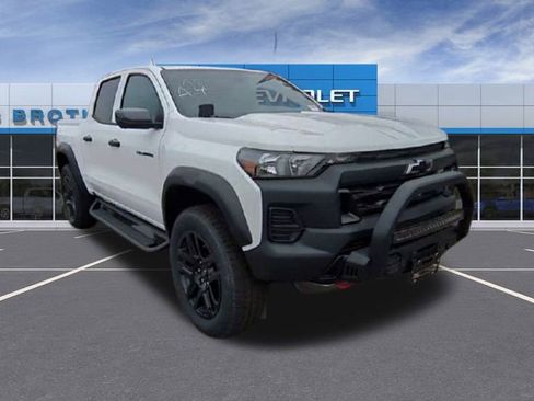 New 2025 Chevrolet Colorado Trail Boss w/ Off-Road Front Bumper Package image 3