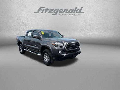 Used 2018 Toyota Tacoma SR5 RWD image 1